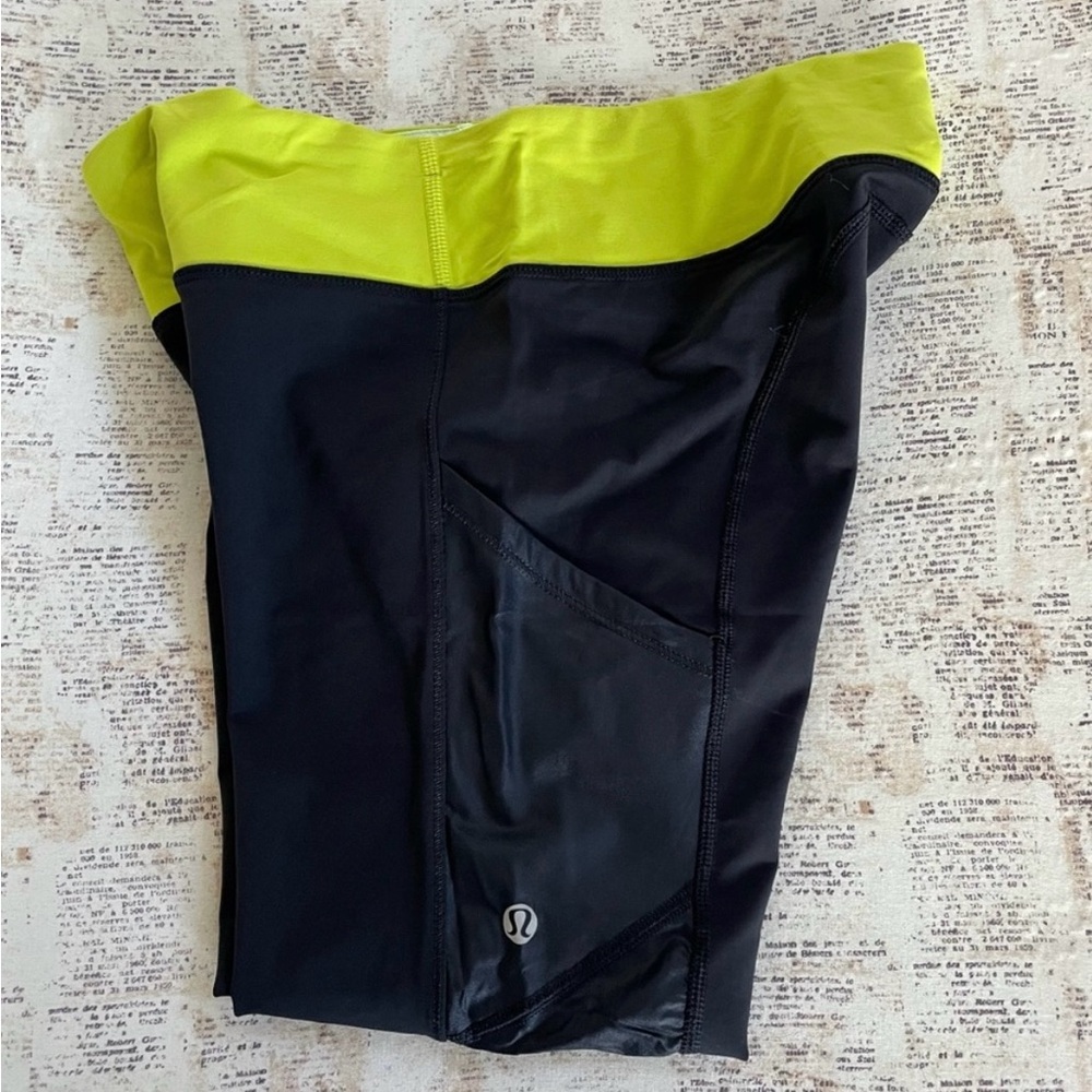 Lulu lemon black leggings size 6 great condition
